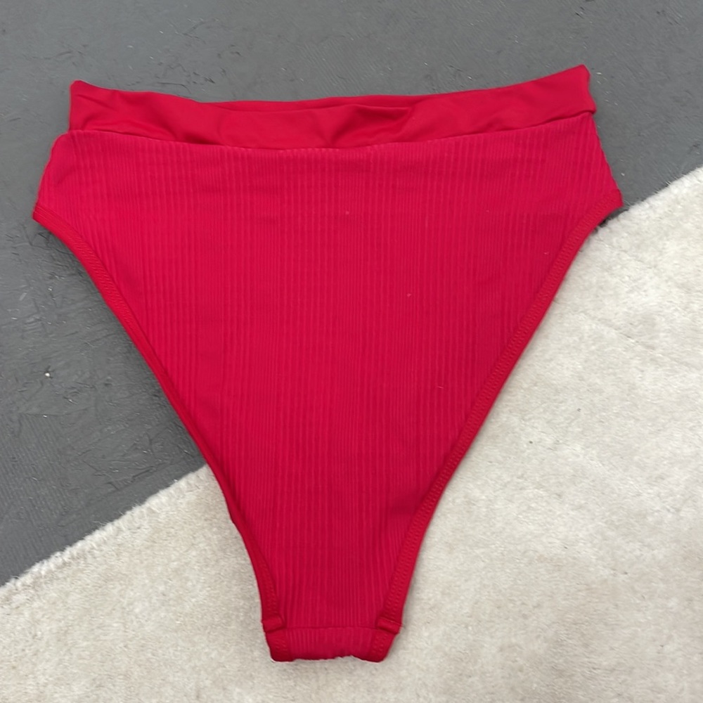 l*space Red Ribbed Bikini Set - Picture 10 of 13